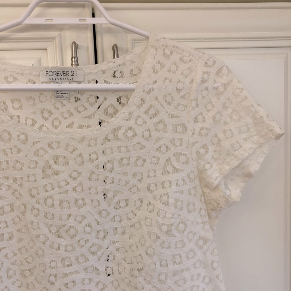 Forever 21 short sleeve lace top